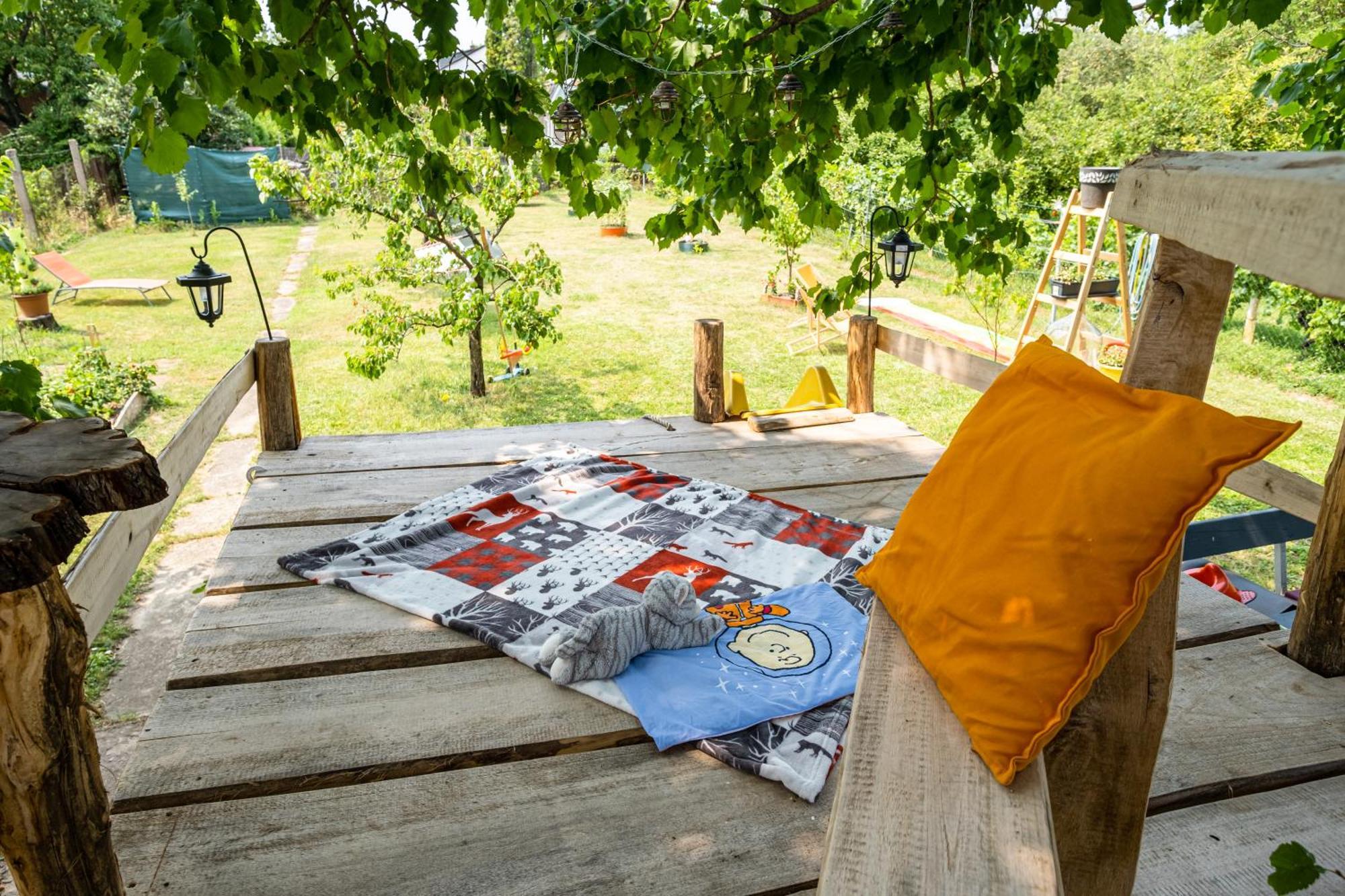 Szuerke Vendeghaz Balatonkenesen Apartment Luaran gambar