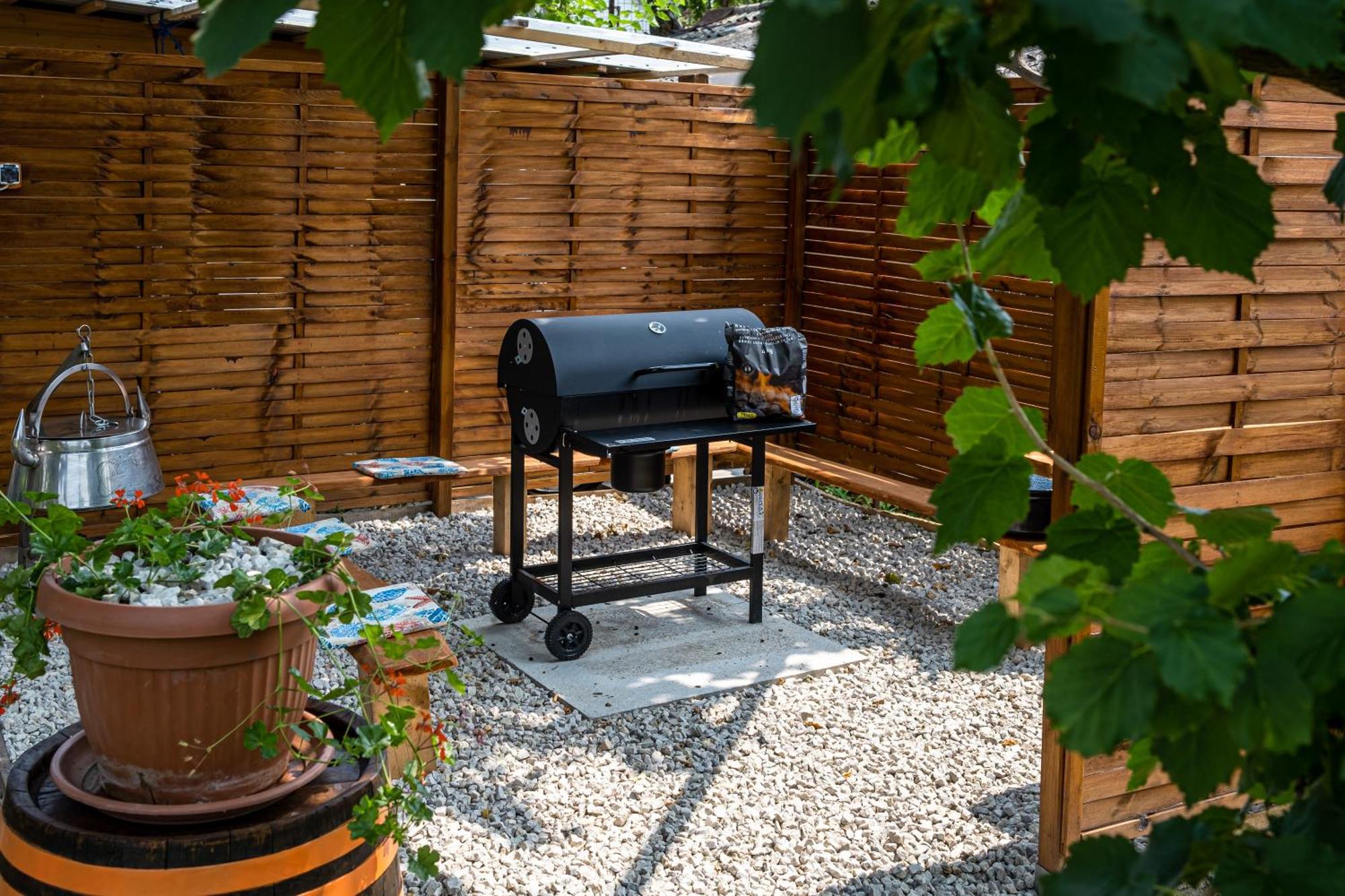 Szuerke Vendeghaz Balatonkenesen Apartment Luaran gambar
